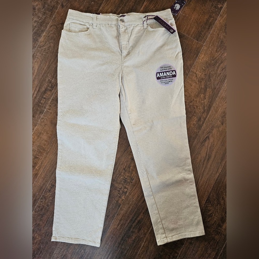 NWT Gloria Vanderbilt Amanda Tan Jeans Plus Sz 16 Stretch  #B